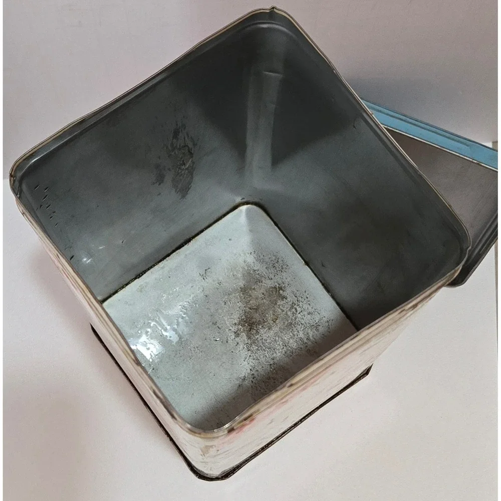 Vintage Nabisco Premium Saltine Crackers Tin Blue Lid 14oz Metal Advertising